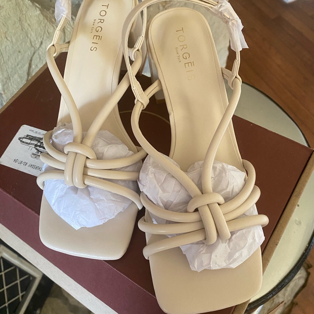 Ladies sandals